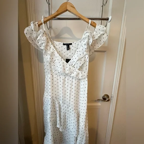 NWT Black and White Polka Dot Off-Shoulder Ruffled Maxi Dress, Size S - Picture 8 of 8